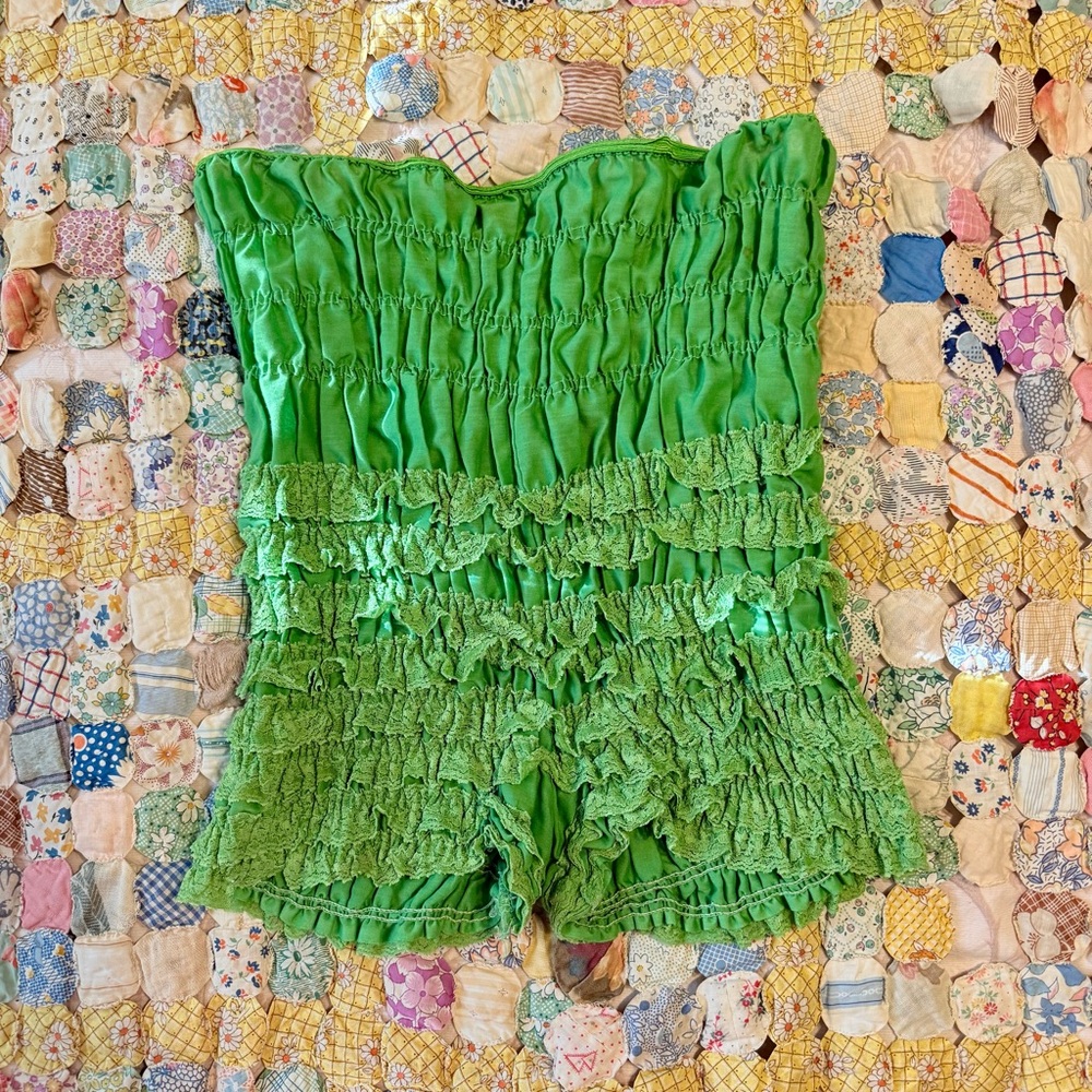 vintage lime green lace bloomer shorts 💚